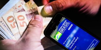 Auxílio emergencial: Caixa libera saque para nascidos em agosto