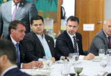 Bolsonaro descumpre promessa de campanha e fala em recriar ministérios