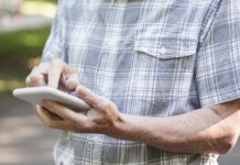 “Chega ao absurdo”, diz juiz ao condenar banco que ligou 52 vezes em um dia para idoso