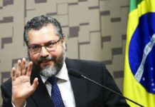 Ernesto Araújo pede demissão do Ministério das Relações Exteriores