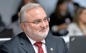 CPI: Senador Jean Paul defende debate sobre a falta de medicamentos e kits de intubações no estados