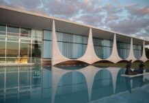 Bolsonaro recebe hoje governadores e presidentes de outros Poderes