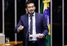 Kim Kataguiri pede que STF dê prazo para Lira decidir sobre impeachment