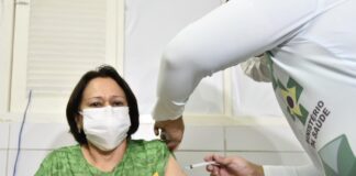 Governadora do Rio Grande do Norte Fátima Bezerra (PT) é vacinada contra Covid-19 em Natal