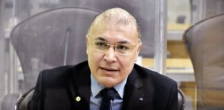 Deputado oftalmologista oferece ‘tratamento precoce’ em troca de ‘like’ no YouTube