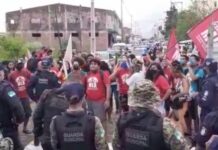 Entrega de residencial em Natal tem protesto, confusão, spray de pimenta e tiros com balas de borracha