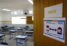 Secretaria de Saúde do RN prevê começar a vacinar professores contra Covid-19 em 24 de maio