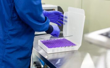 Capitais recebem vacinas da Pfizer nesta 2ª feira