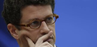 PF faz operação contra Ricardo Salles e presidente do Ibama é afastado do cargo