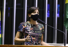 Natália Bonavides aciona o STF para investigar o ministro Braga Netto por ameaças contra as eleições