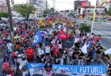 Manifestantes protestam contra Bolsonaro e a favor da vacina em Natal e Mossoró
