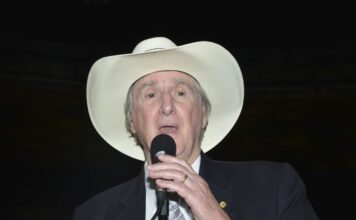 Zé Ramalho é o 4º artista a cancelar participação em álbum de Sérgio Reis