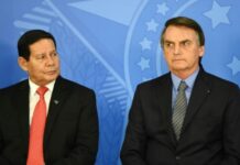 TSE avalia que existem condições técnicas para cassar a chapa Bolsonaro-Mourão