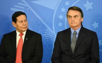 TSE avalia que existem condições técnicas para cassar a chapa Bolsonaro-Mourão