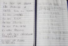 Menino morto pela mãe em Imbé era obrigado a escrever frases ofensivas em caderno, diz polícia