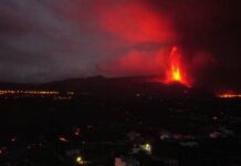 Vulcão nas Ilhas Canárias tem novas erupções e deixa ruas cobertas de cinzas
