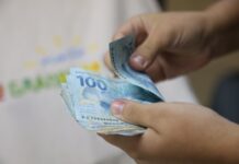 Governo anuncia primeira parcela do 13º para a próxima terça (30)