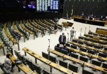 Congresso derruba veto e Fundo Eleitoral será de R$ 5,7 bilhões