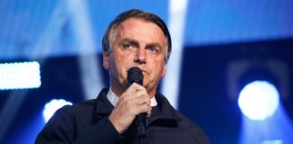 Bolsonaro diz que recusou ajuda da Argentina por ser ‘muito cara’