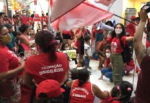 Famílias ligadas a movimento social ocupam supermercado em shopping de Natal