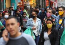 Com 228.954 casos de Covid-19 registrados em 24 horas, Brasil bate novo recorde