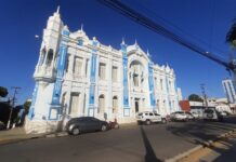 Após aprovação na Câmara, prefeito veta parcialmente aumento de salário dos professores de Natal