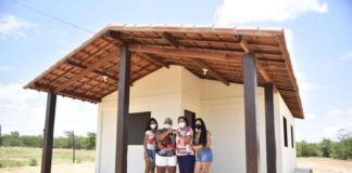 Governo do RN entrega casas e lotes de terras no Complexo Oiticica