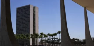 Decisão sobre impeachment de ministros do STF reacende crise com Congresso